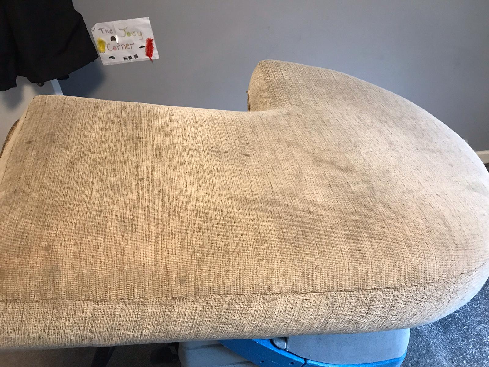 Bringing In Pros To Work On Your Sofa