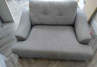 Why Business Owners Are Turning To Professional Sofa Cleaning Services