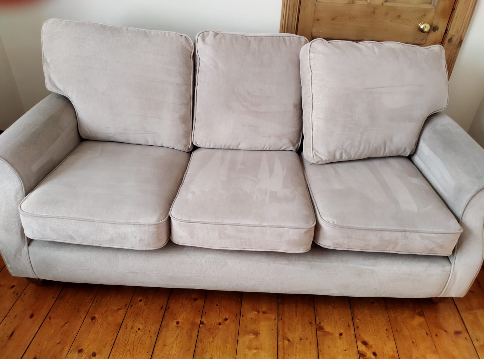 Different Stages Of The Sofa Cleaning Process